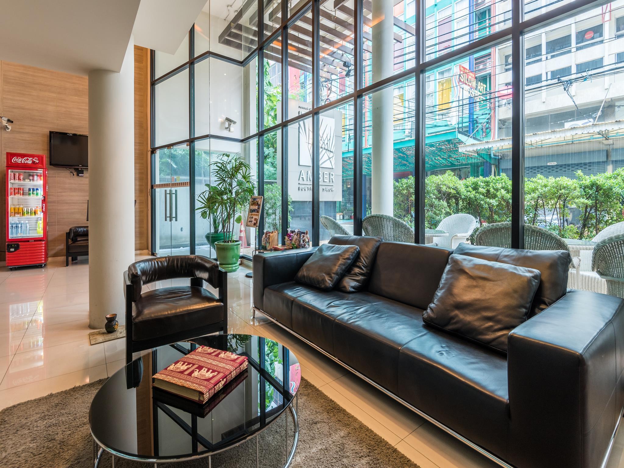 Amber Boutique Silom Hotel Банкок Екстериор снимка