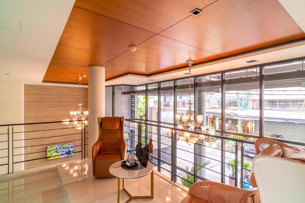 Amber Boutique Silom Hotel Банкок Екстериор снимка
