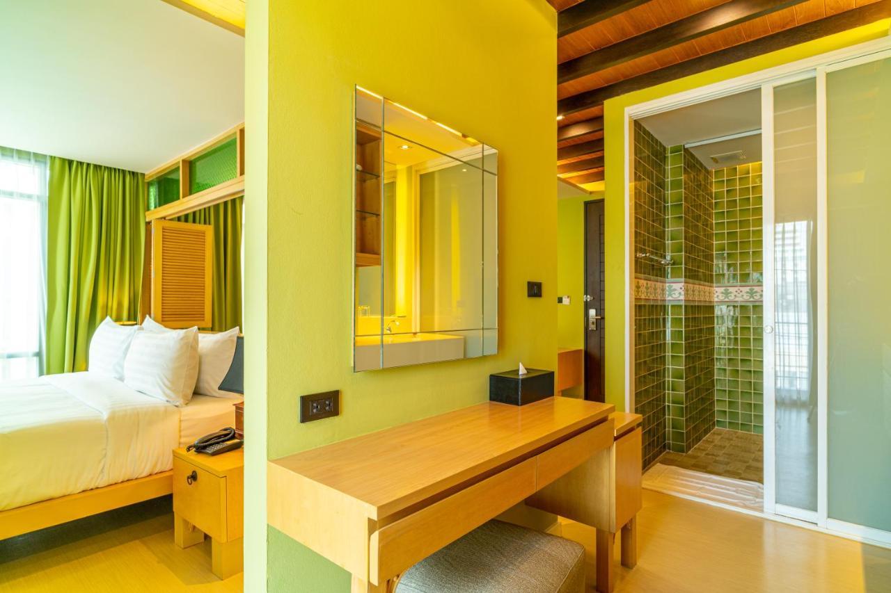 Amber Boutique Silom Hotel Банкок Екстериор снимка