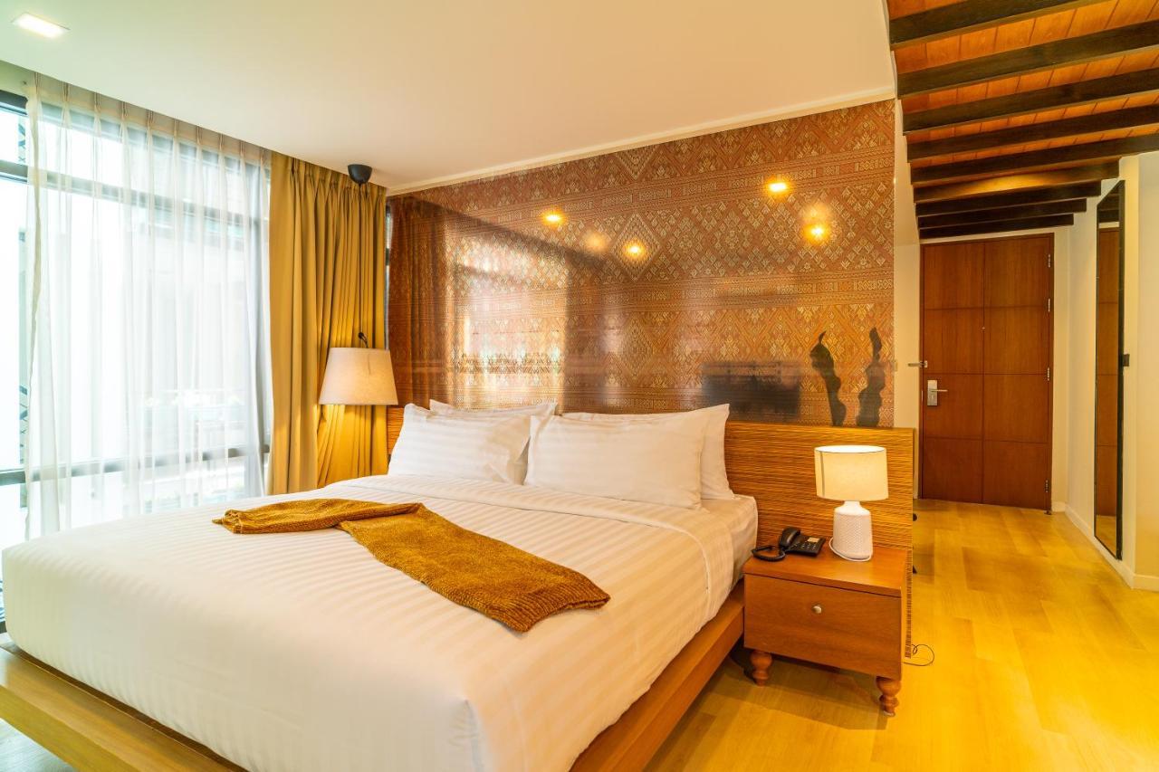 Amber Boutique Silom Hotel Банкок Екстериор снимка