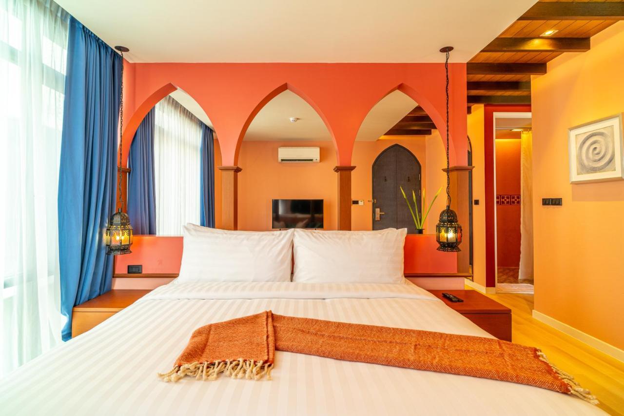 Amber Boutique Silom Hotel Банкок Екстериор снимка