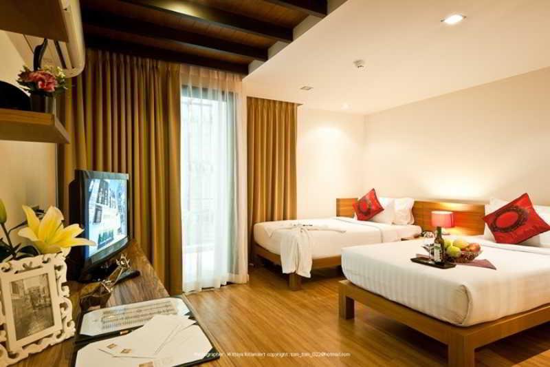 Amber Boutique Silom Hotel Банкок Екстериор снимка