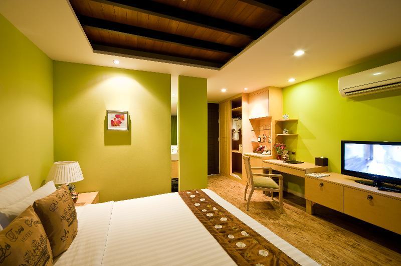 Amber Boutique Silom Hotel Банкок Екстериор снимка