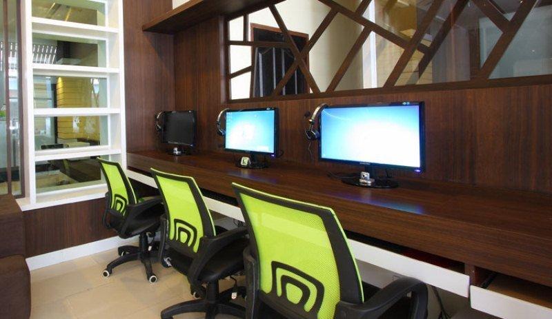 Amber Boutique Silom Hotel Банкок Екстериор снимка