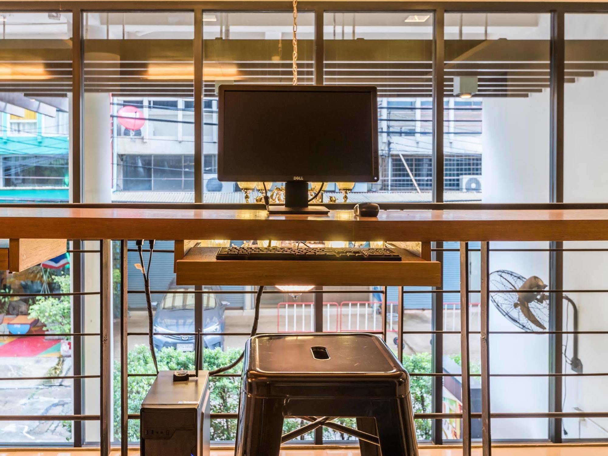 Amber Boutique Silom Hotel Банкок Екстериор снимка