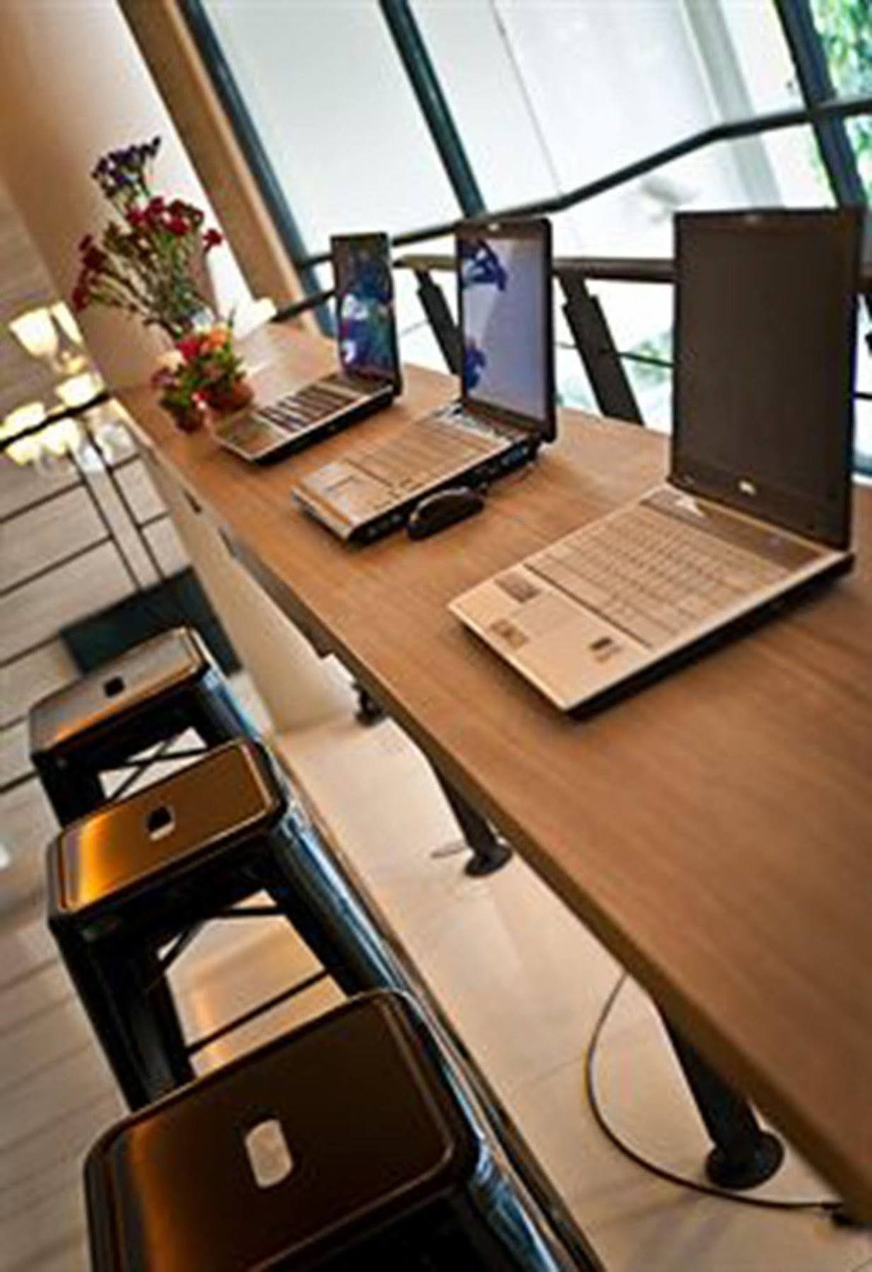 Amber Boutique Silom Hotel Банкок Екстериор снимка